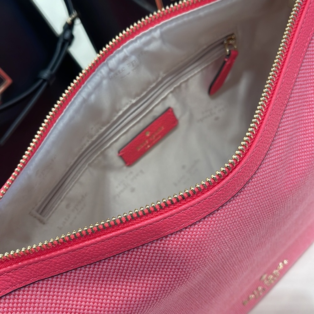 Kate Spade Rosie Crossbody
COLOR:
Pink Peppercorn Multi
NWT - Picture 10 of 16
